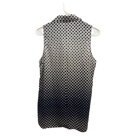 Jessica Graphic Black and White Sleeveless Button Down Top - Picture 2 of 5